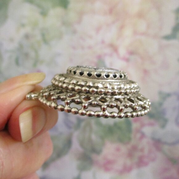 Vintage CARAVELLE BULOVA Watch Necklace: Whiting & Davis Cameo Pendant Watch - Picture 12 of 14